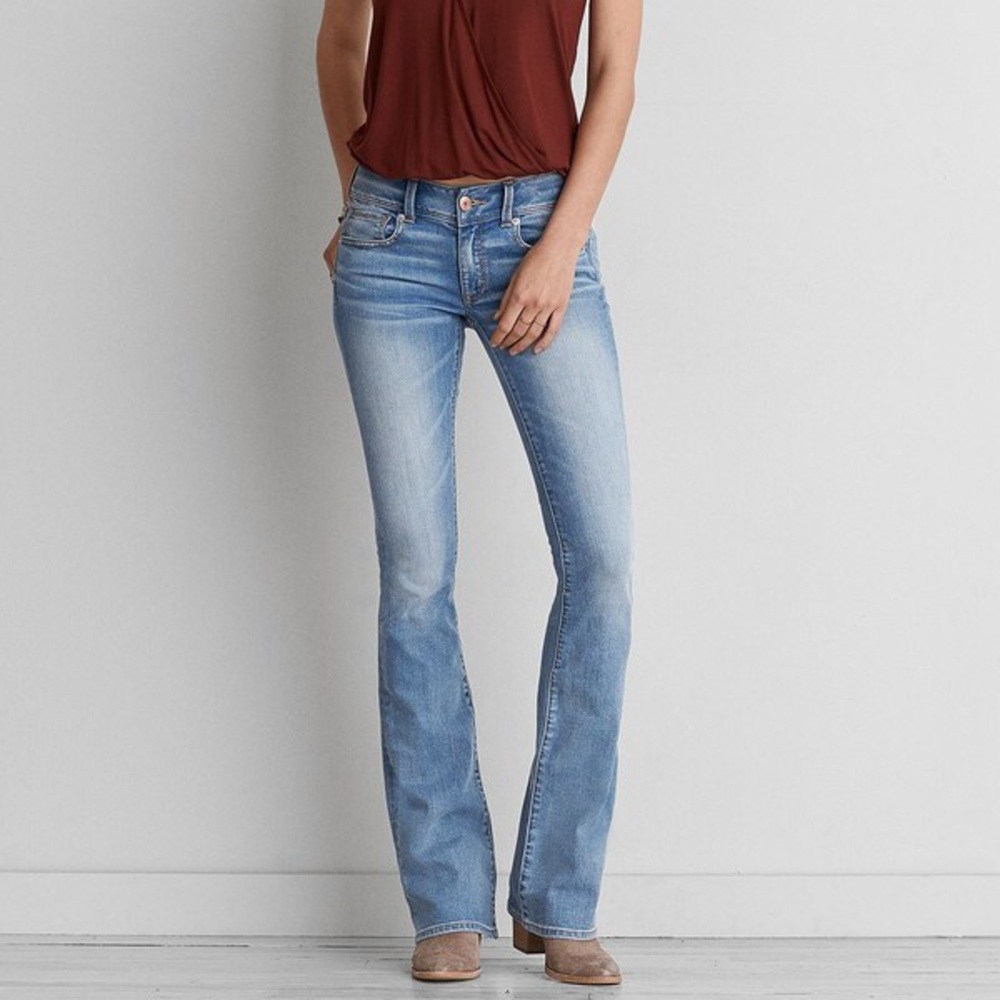 🌼Kick boot light wash jeans 🌼